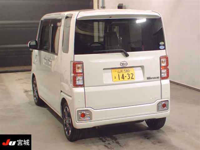 DAIHATSU WAKE