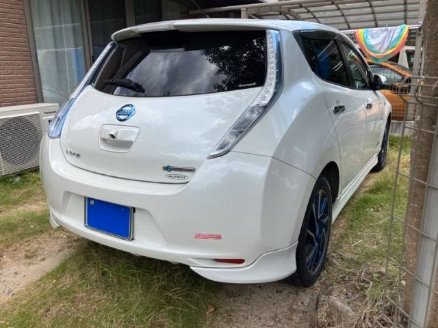 NISSAN LEAF