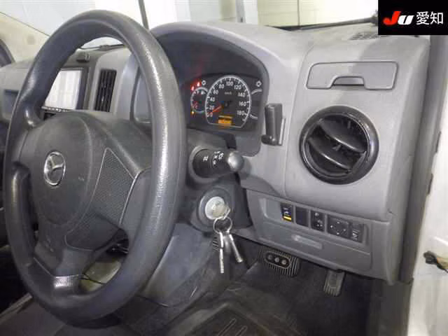 MAZDA FAMILIA