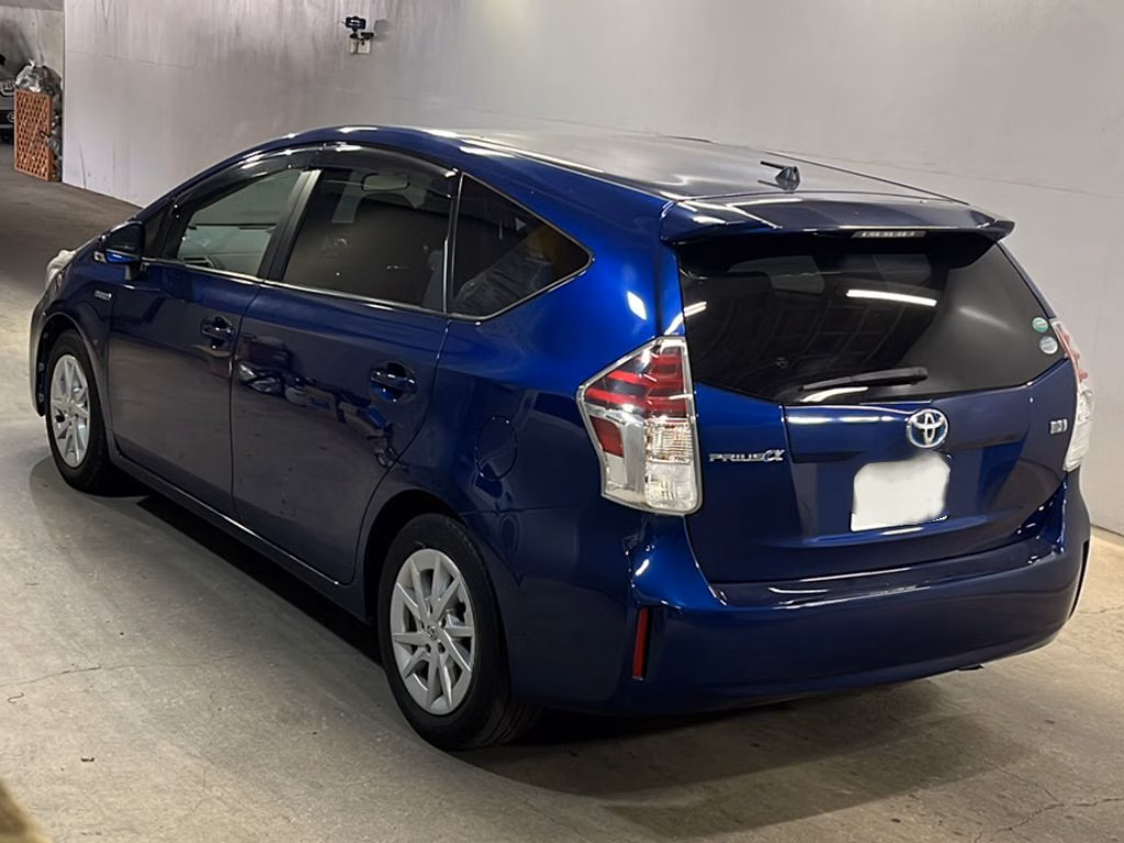 TOYOTA PRIUS ALPHA