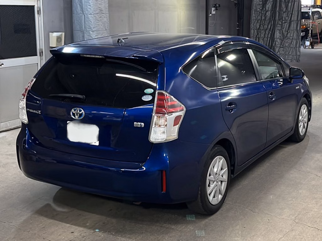 TOYOTA PRIUS ALPHA