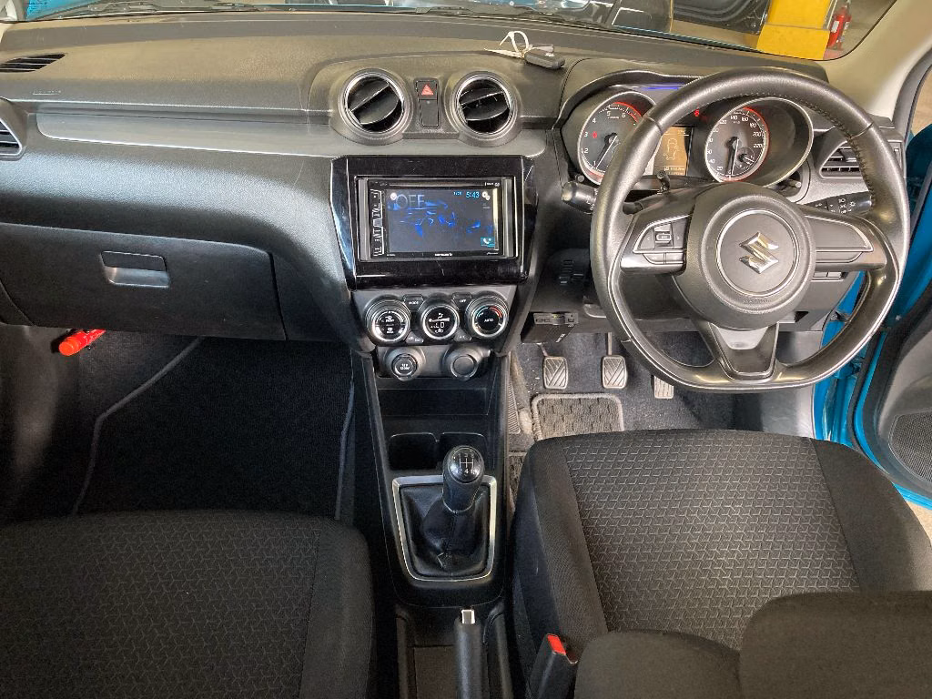 SUZUKI SWIFT
