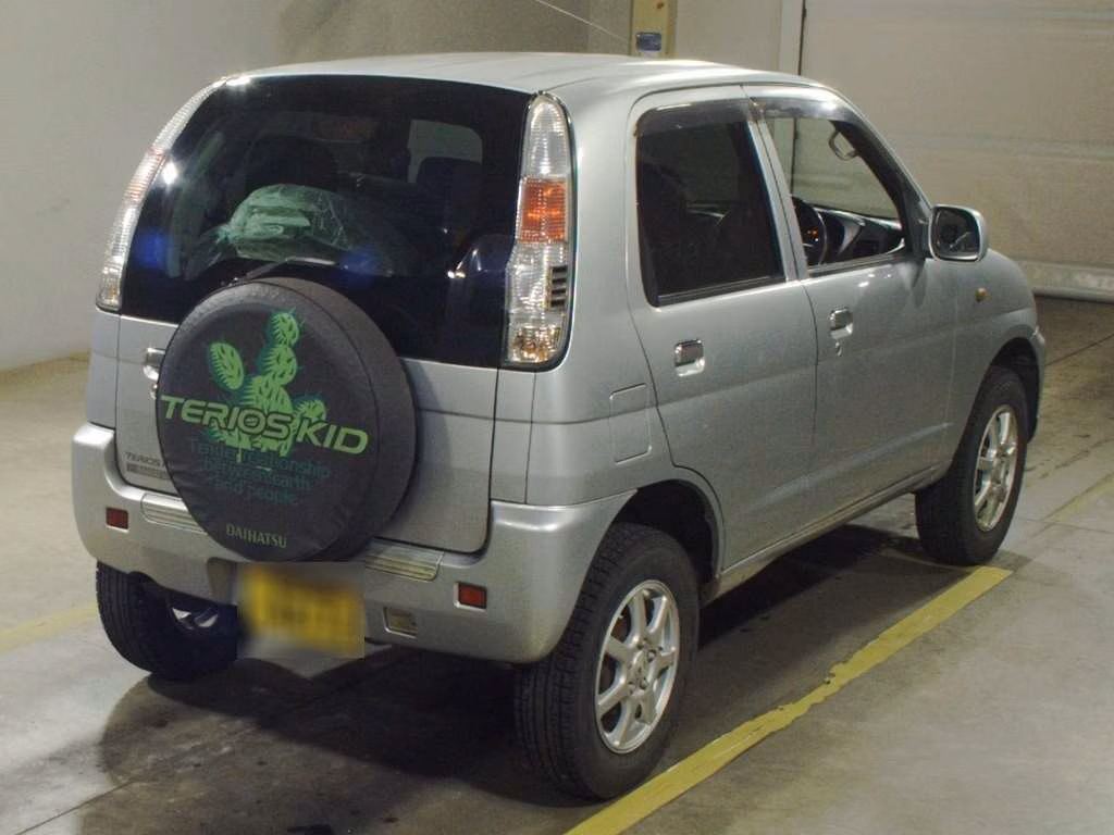 DAIHATSU TERIOS KID