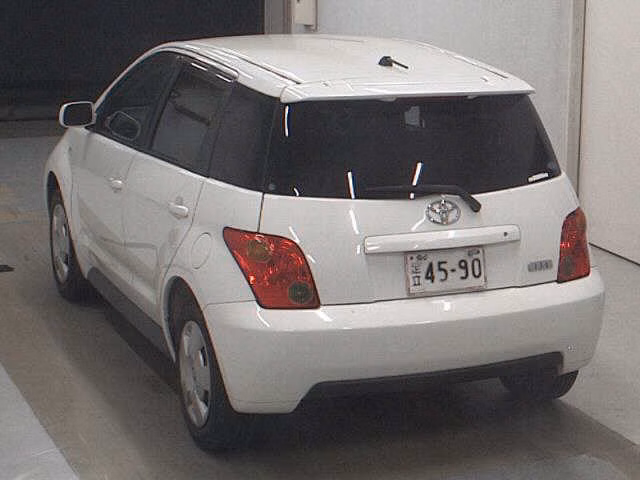 TOYOTA IST