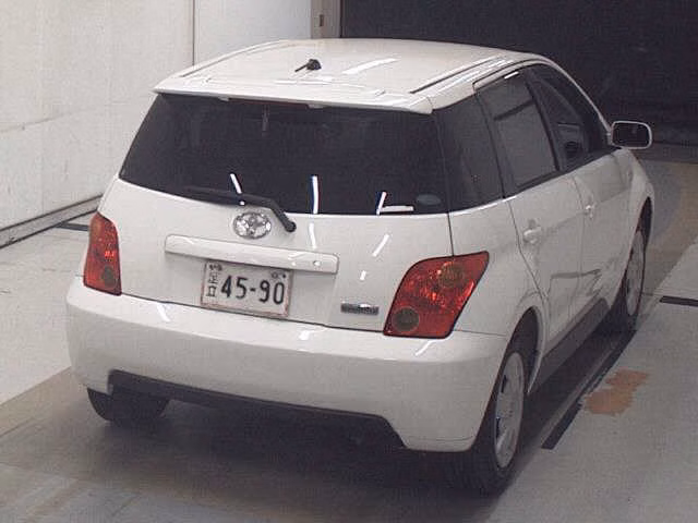 TOYOTA IST