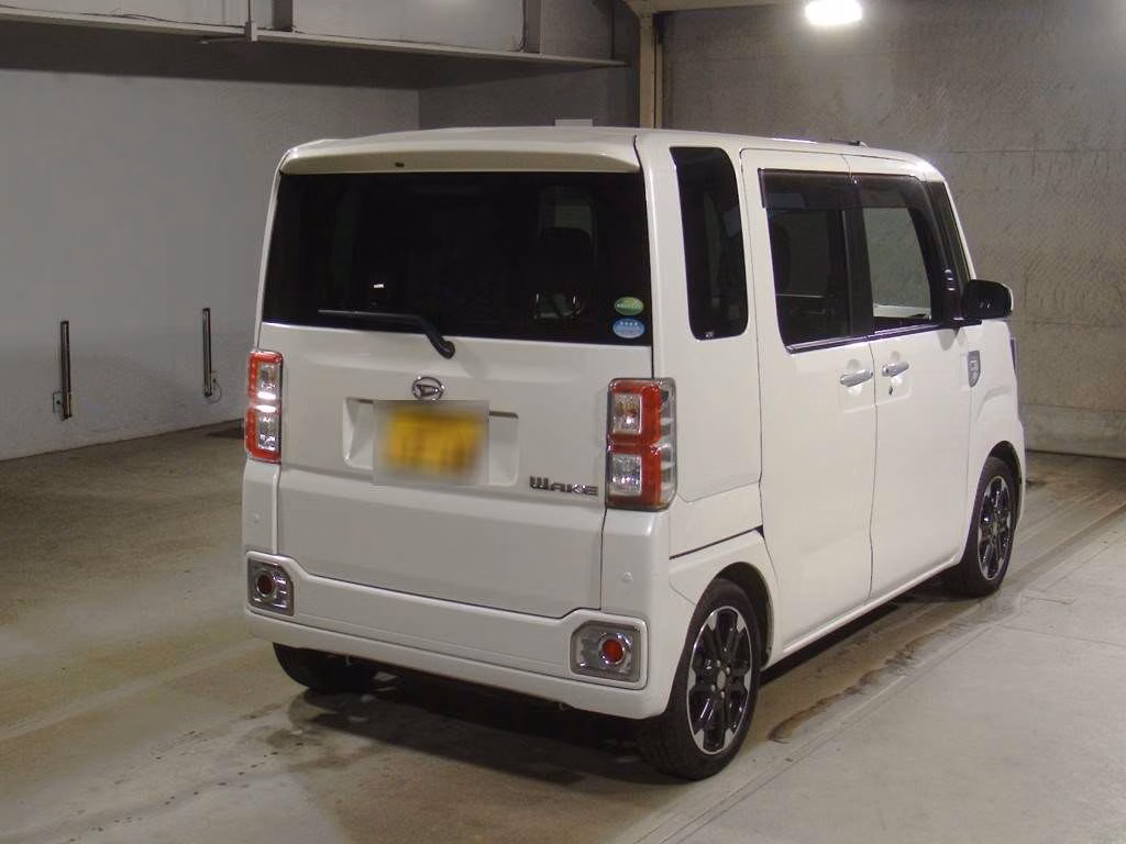 DAIHATSU WAKE