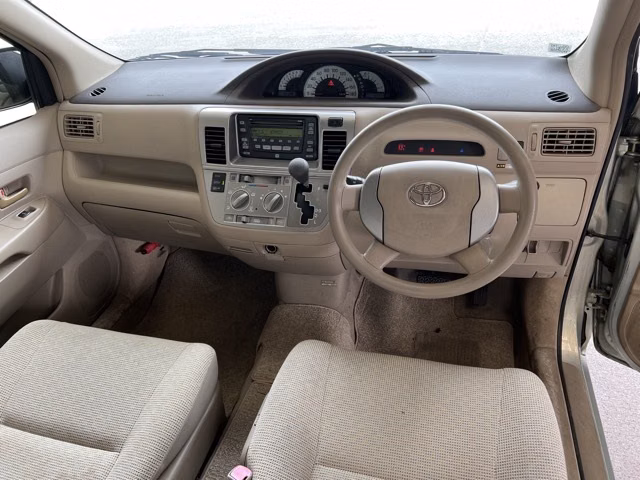 TOYOTA RAUM