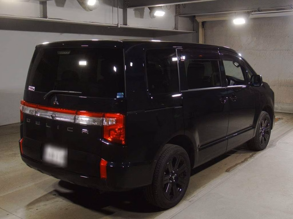 MITSUBISHI DELICA D:5