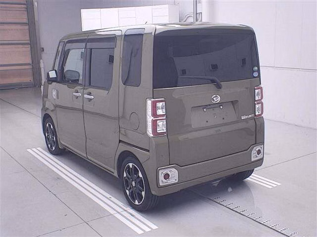 DAIHATSU WAKE