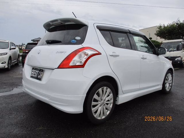 SUZUKI SWIFT