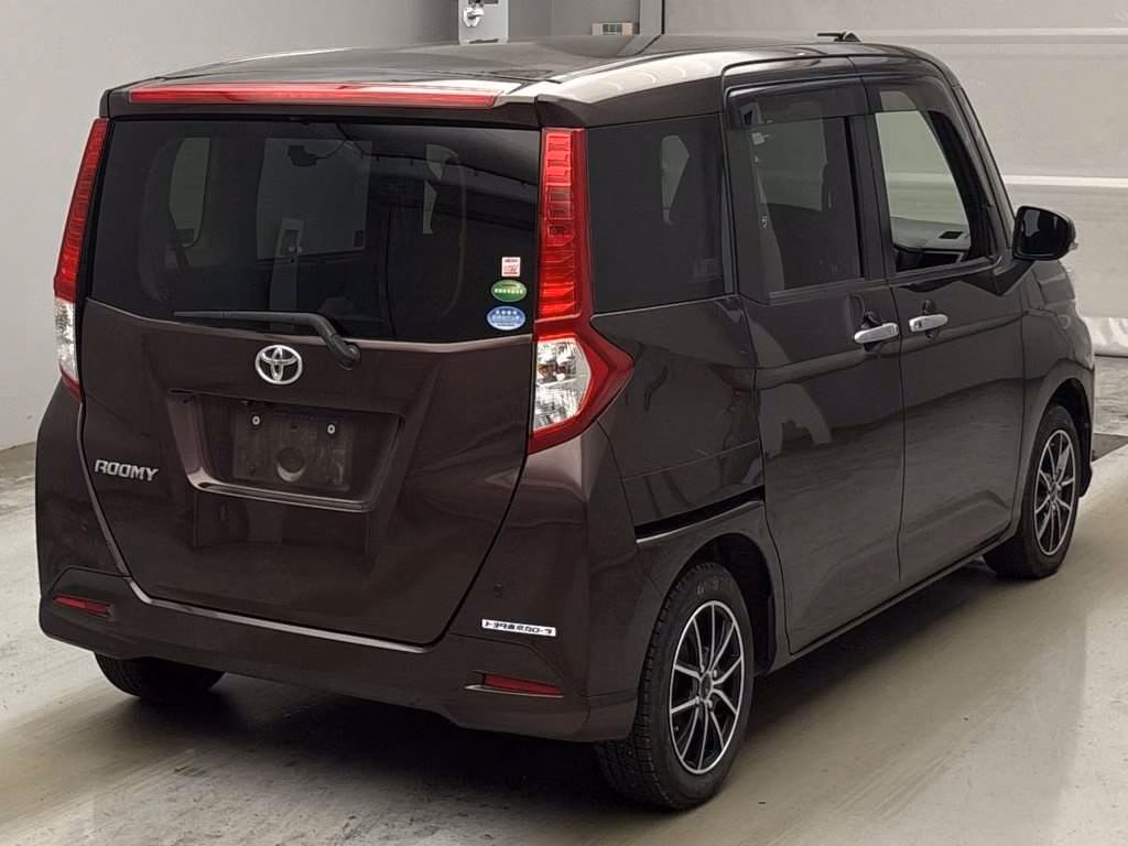 TOYOTA ROOMY