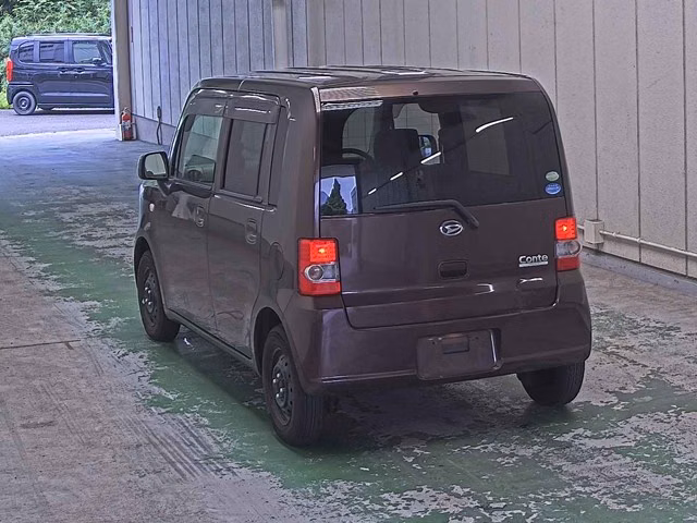 DAIHATSU MOVE CONTE