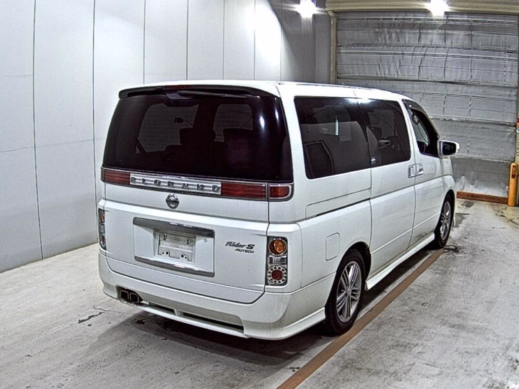 NISSAN ELGRAND