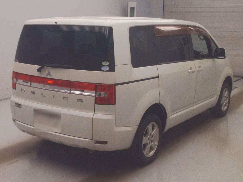 MITSUBISHI DELICA D:5