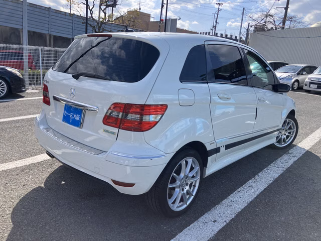 MERCEDES-BENZ B-CLASS