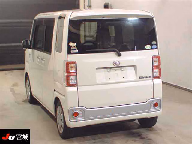 DAIHATSU WAKE