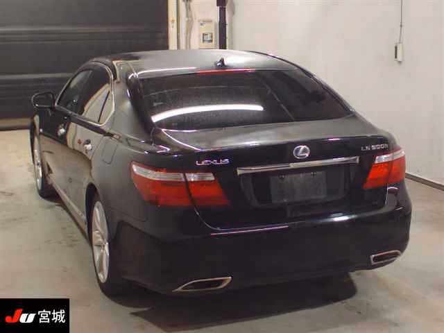 LEXUS LS600H