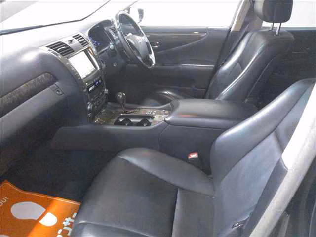 LEXUS LS600H
