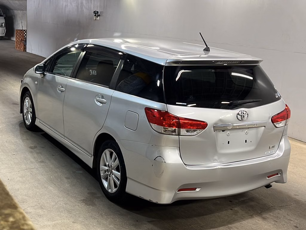 TOYOTA WISH