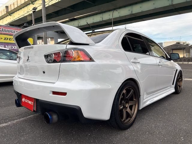 MITSUBISHI LANCER EVOLUTION