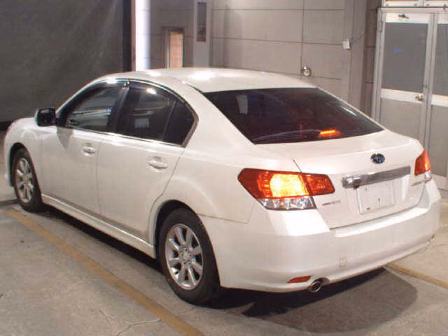 SUBARU LEGACY B4