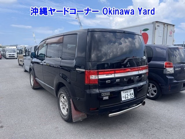MITSUBISHI DELICA D:5