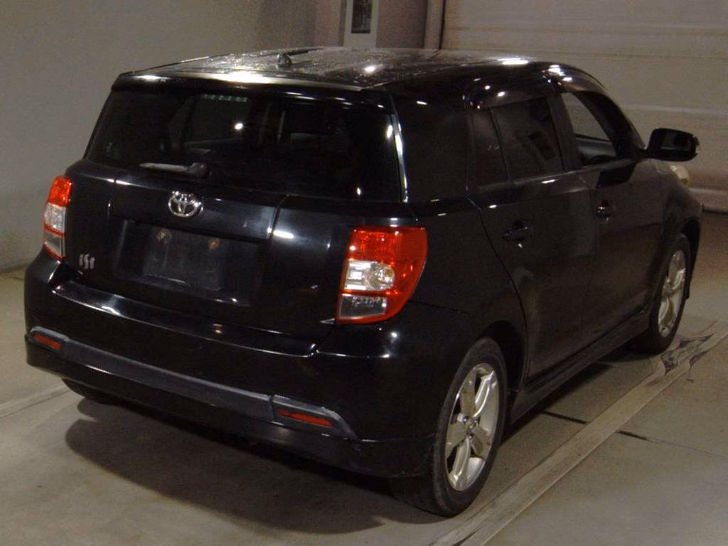 TOYOTA IST