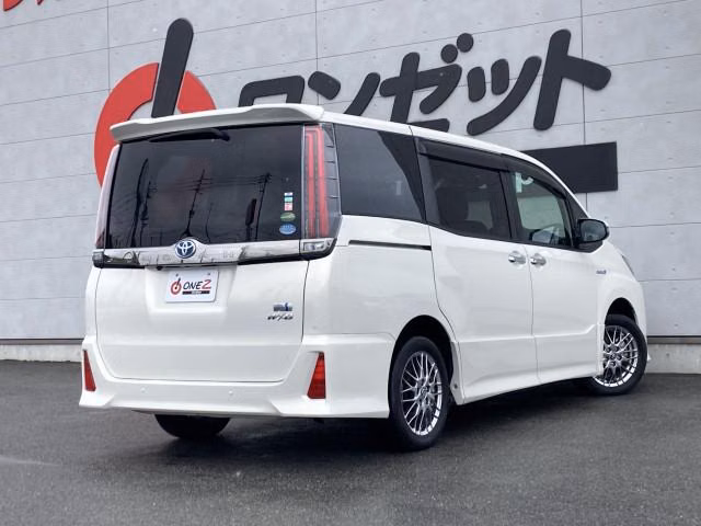 TOYOTA NOAH