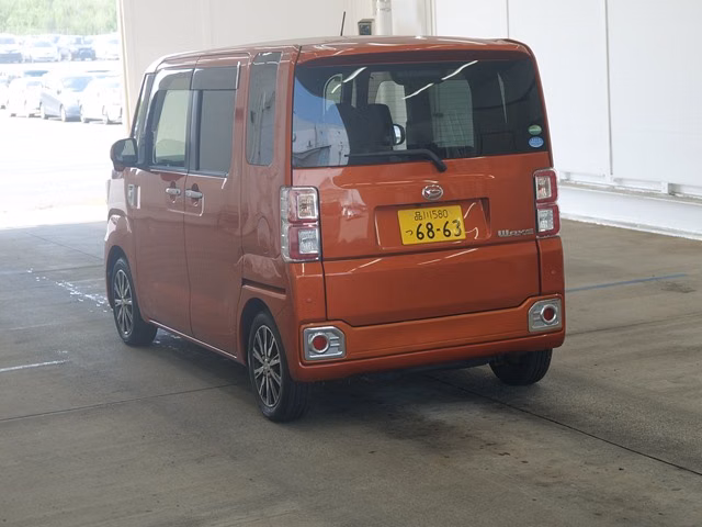 DAIHATSU WAKE
