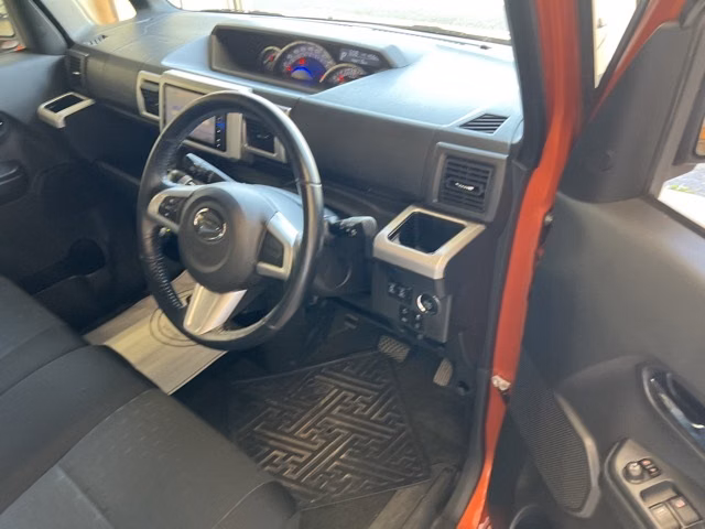 DAIHATSU WAKE