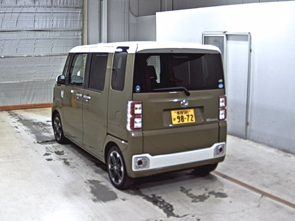 DAIHATSU WAKE