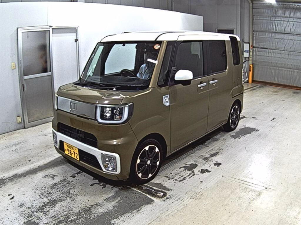 DAIHATSU WAKE