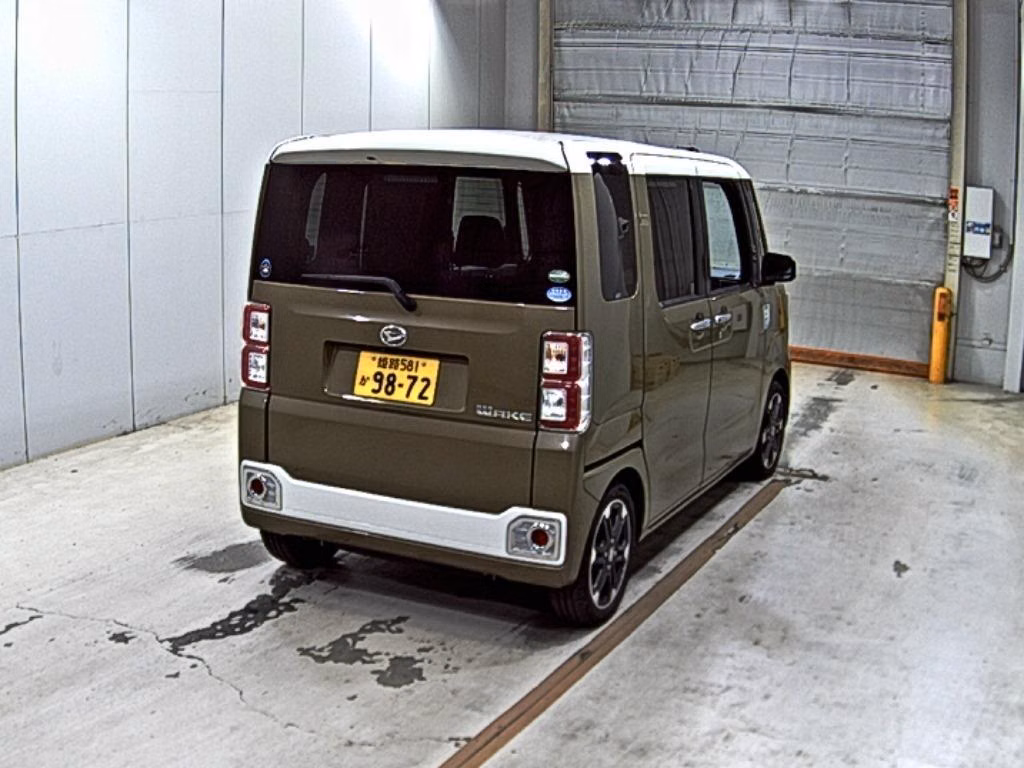 DAIHATSU WAKE