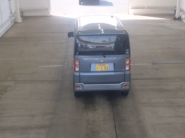 DAIHATSU WAKE