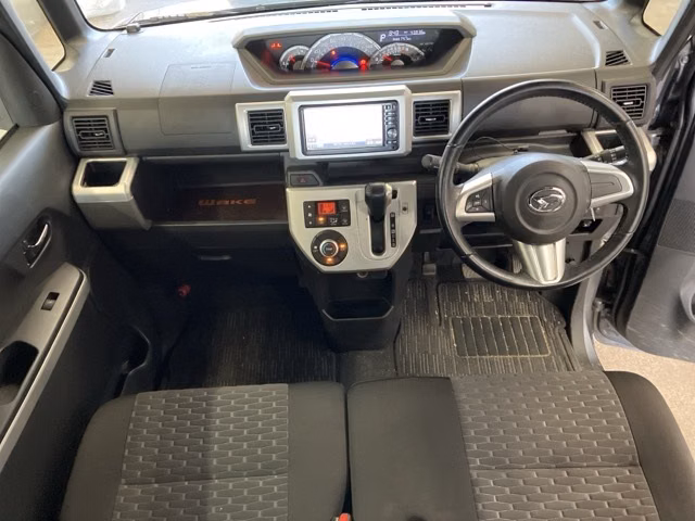 DAIHATSU WAKE