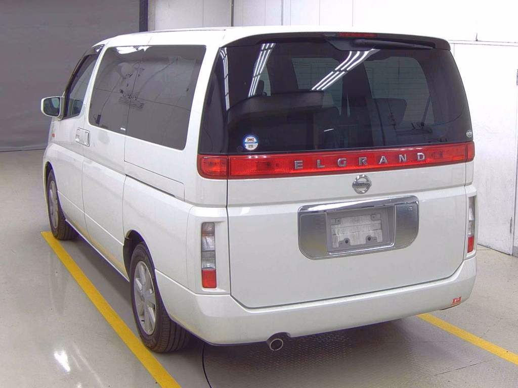 NISSAN ELGRAND