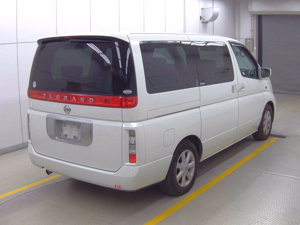NISSAN ELGRAND