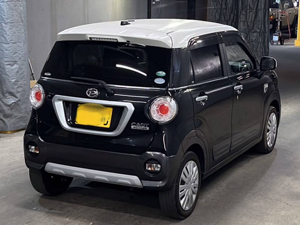 DAIHATSU CAST