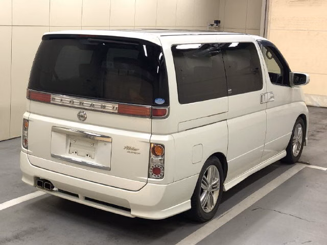 NISSAN ELGRAND