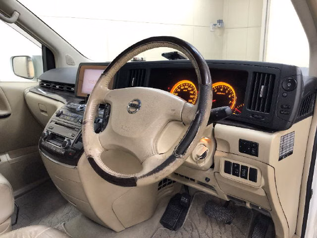 NISSAN ELGRAND