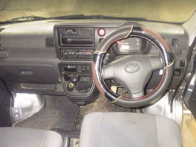 TOYOTA PIXIS VAN