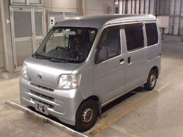 TOYOTA PIXIS VAN