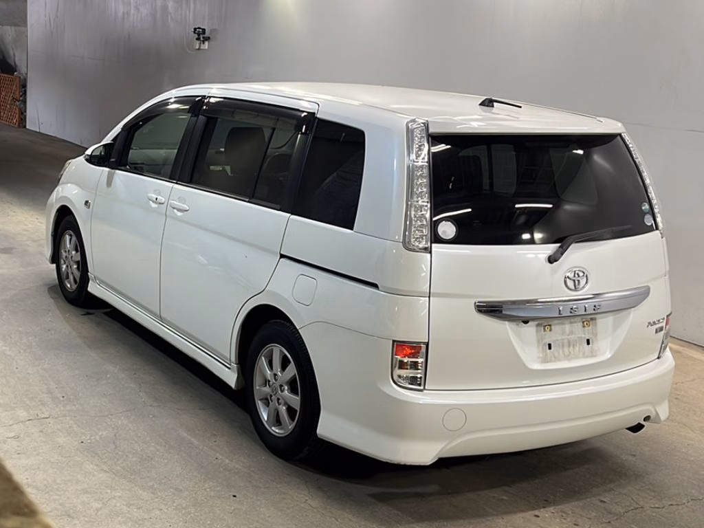 TOYOTA ISIS