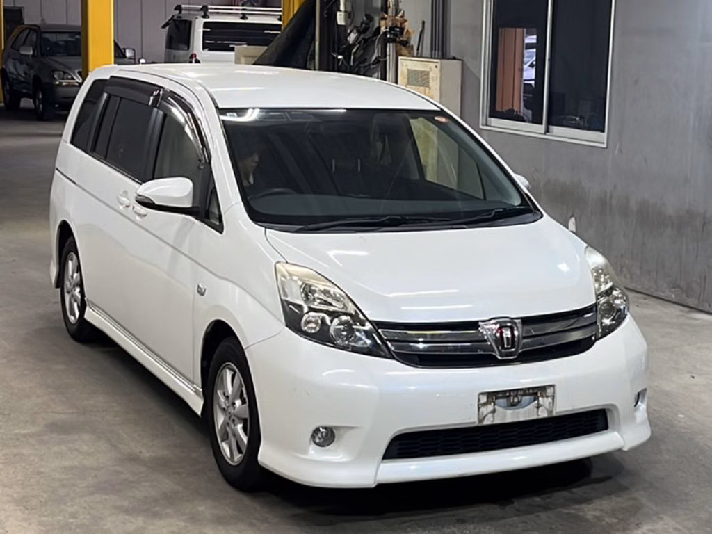 TOYOTA ISIS