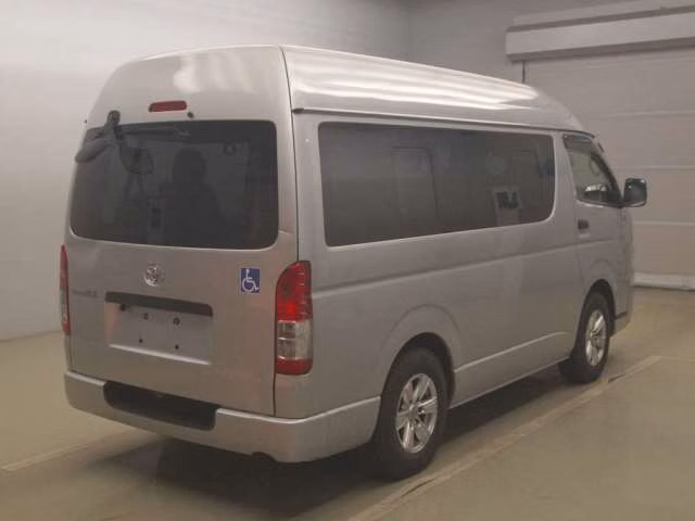 TOYOTA REGIUS ACE