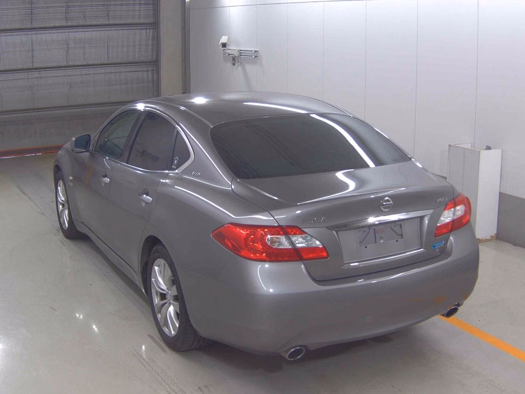 NISSAN FUGA