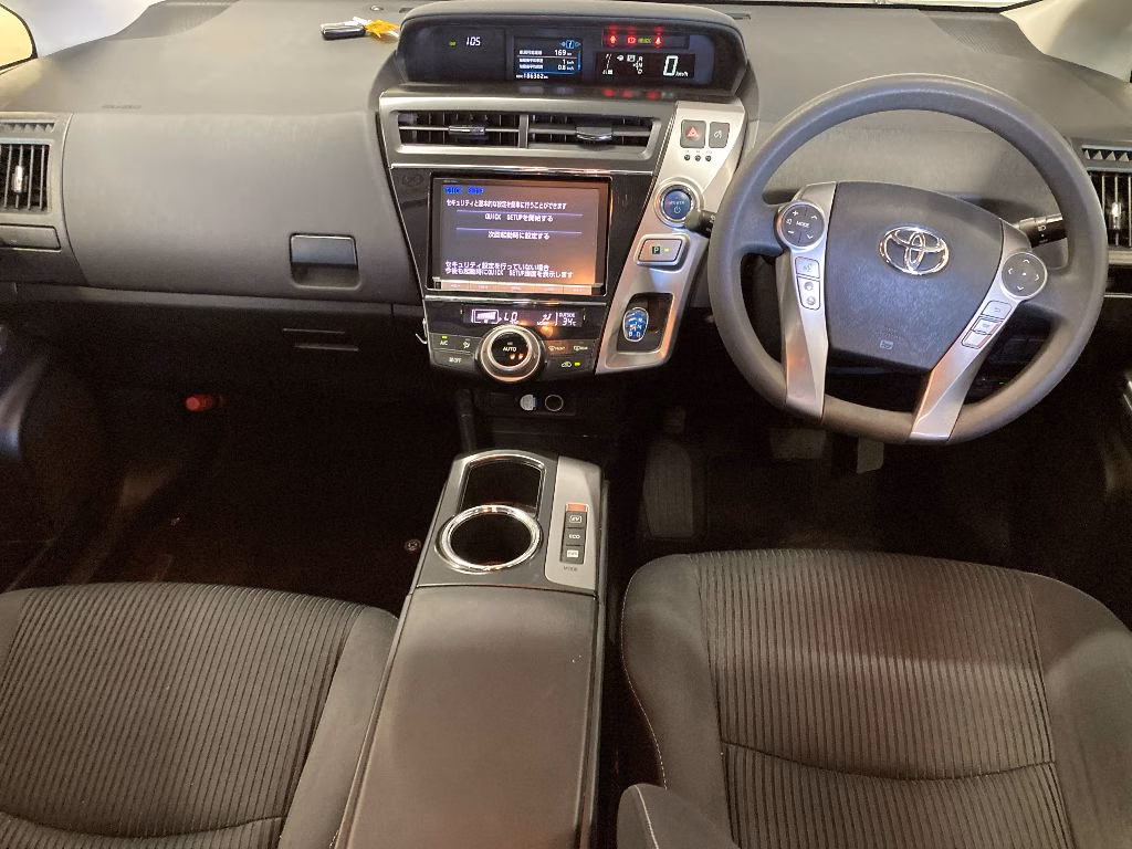 TOYOTA PRIUS ALPHA