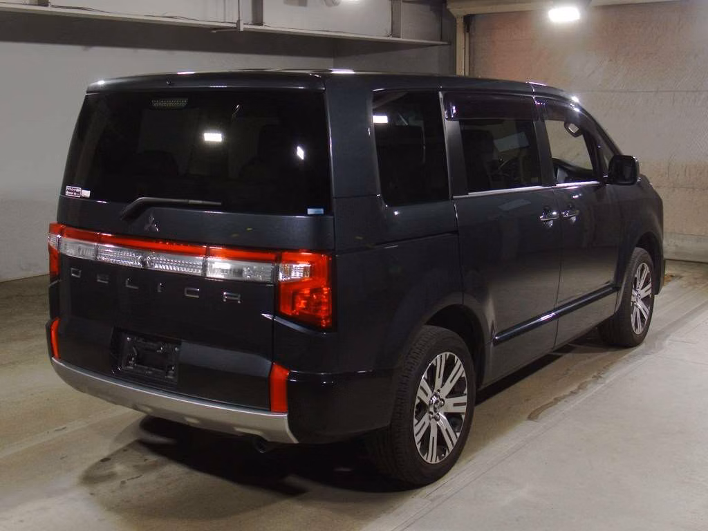 MITSUBISHI DELICA D:5