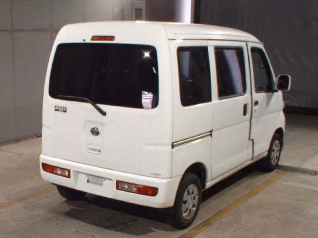 TOYOTA PIXIS VAN