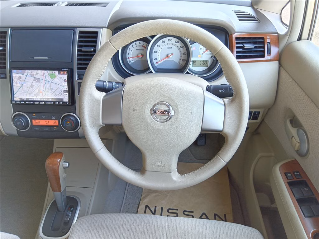 NISSAN TIIDA LATIO